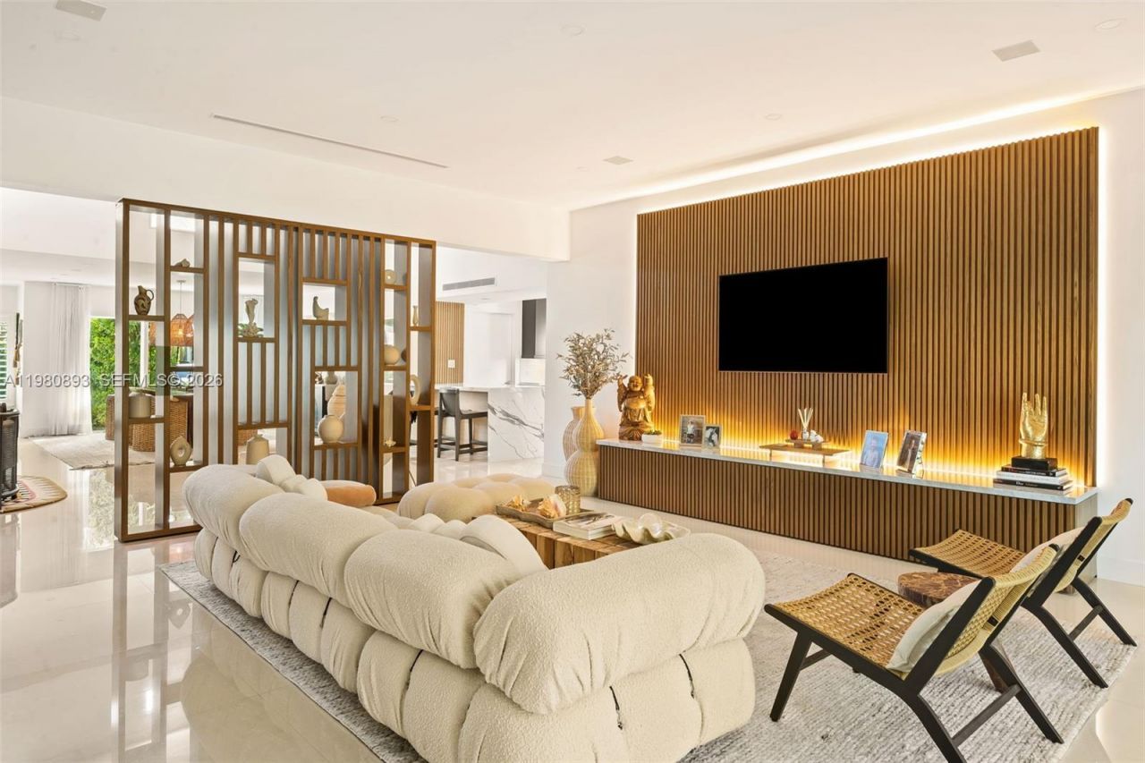 865 W 47th St , Miami Beach, FL 33140 Photo