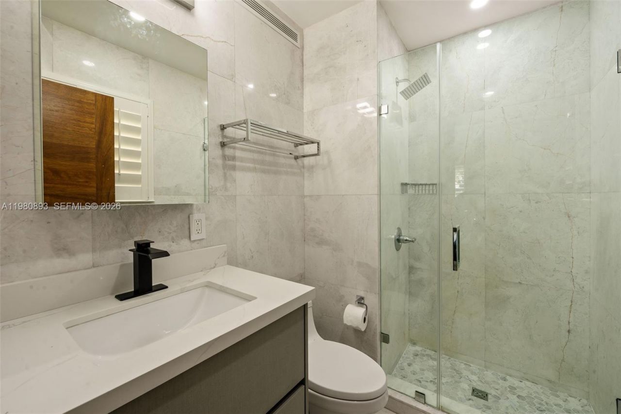 865 W 47th St , Miami Beach, FL 33140 Photo