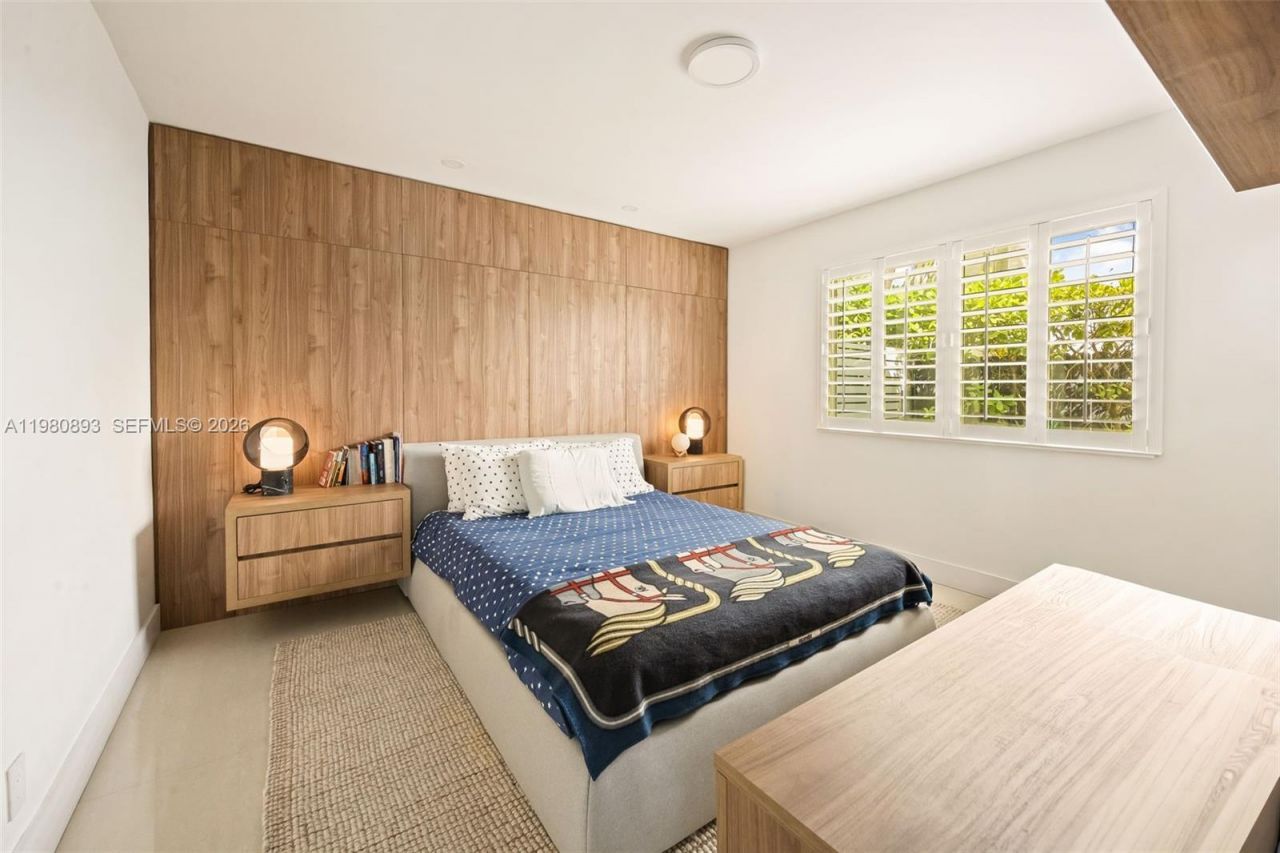 865 W 47th St , Miami Beach, FL 33140 Photo