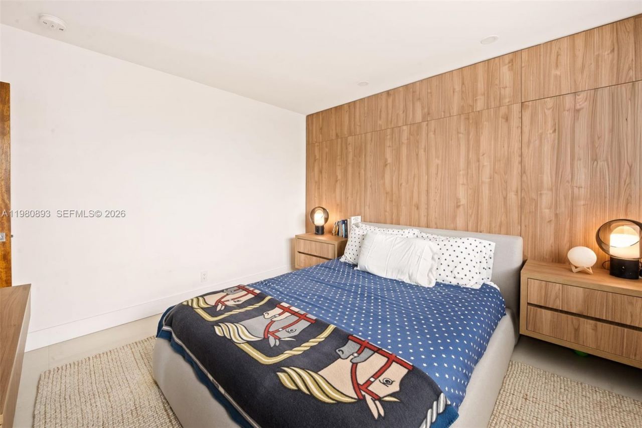 865 W 47th St , Miami Beach, FL 33140 Photo