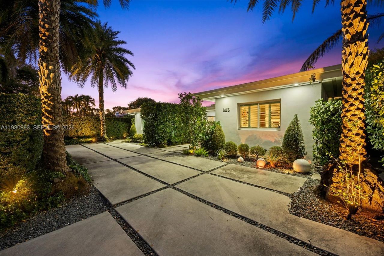 865 W 47th St , Miami Beach, FL 33140 Photo