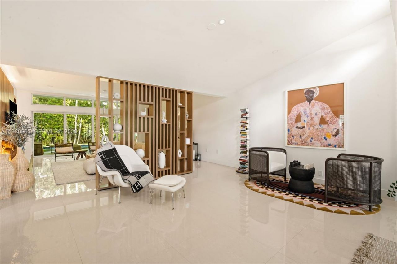 865 W 47th St , Miami Beach, FL 33140 Photo