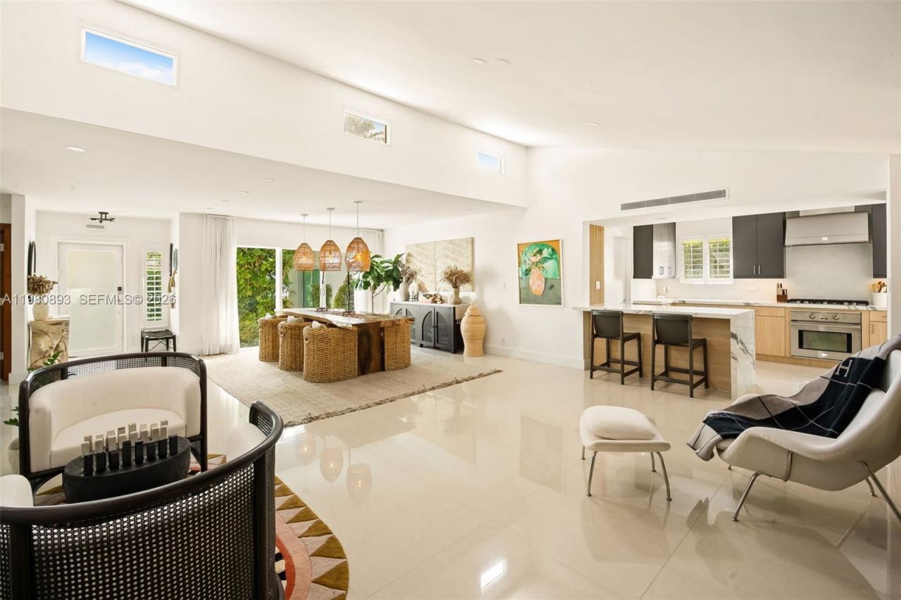 865 W 47th St , Miami Beach, FL 33140 Photo