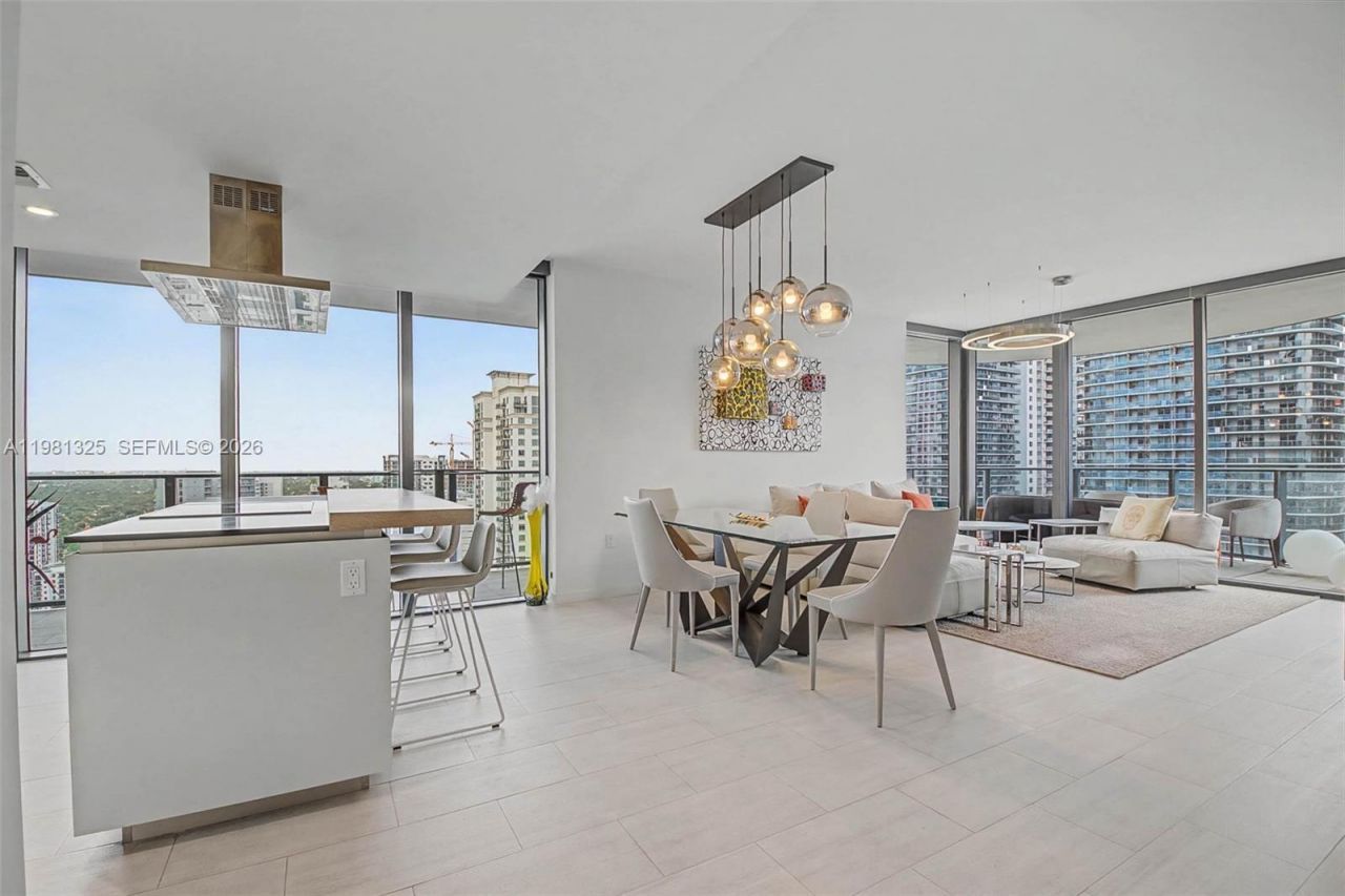 1000 Brickell Plz, Unit 2912, Miami, FL 33131 Photo
