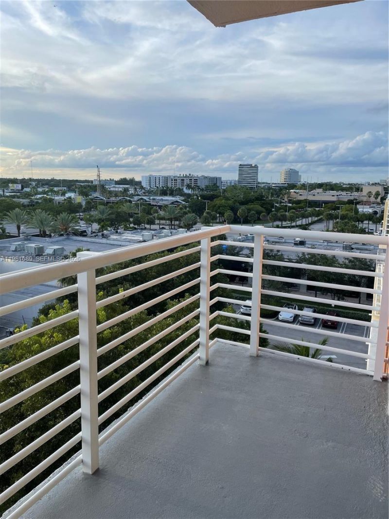 2775 NE 187th St, Unit 607, Aventura, FL 33180 Photo