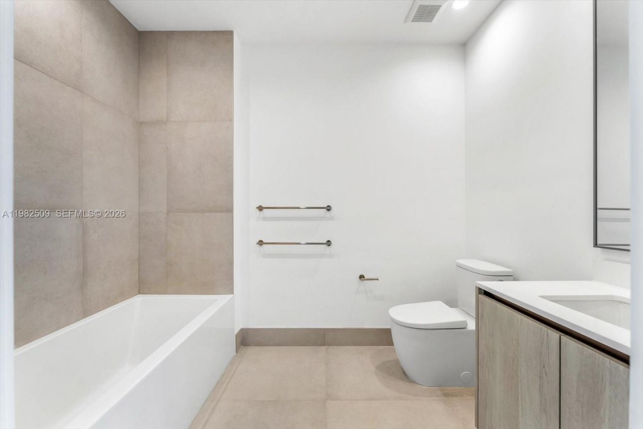 9201 E Bay Harbor Dr, Unit 702, Bay Harbor Islands, FL 33154 Photo