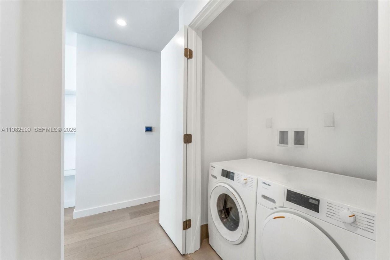 9201 E Bay Harbor Dr, Unit 702, Bay Harbor Islands, FL 33154 Photo