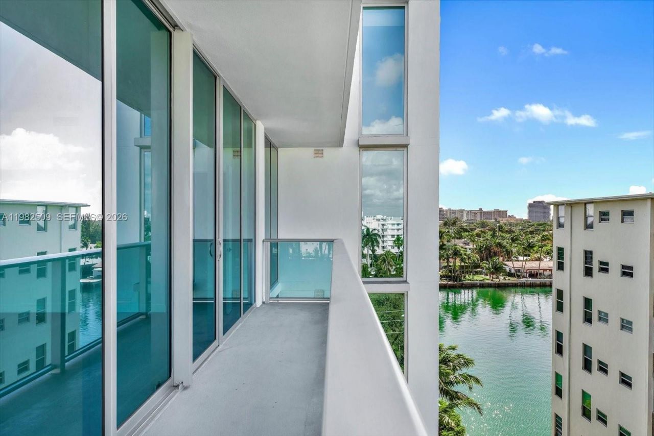 9201 E Bay Harbor Dr, Unit 702, Bay Harbor Islands, FL 33154 Photo