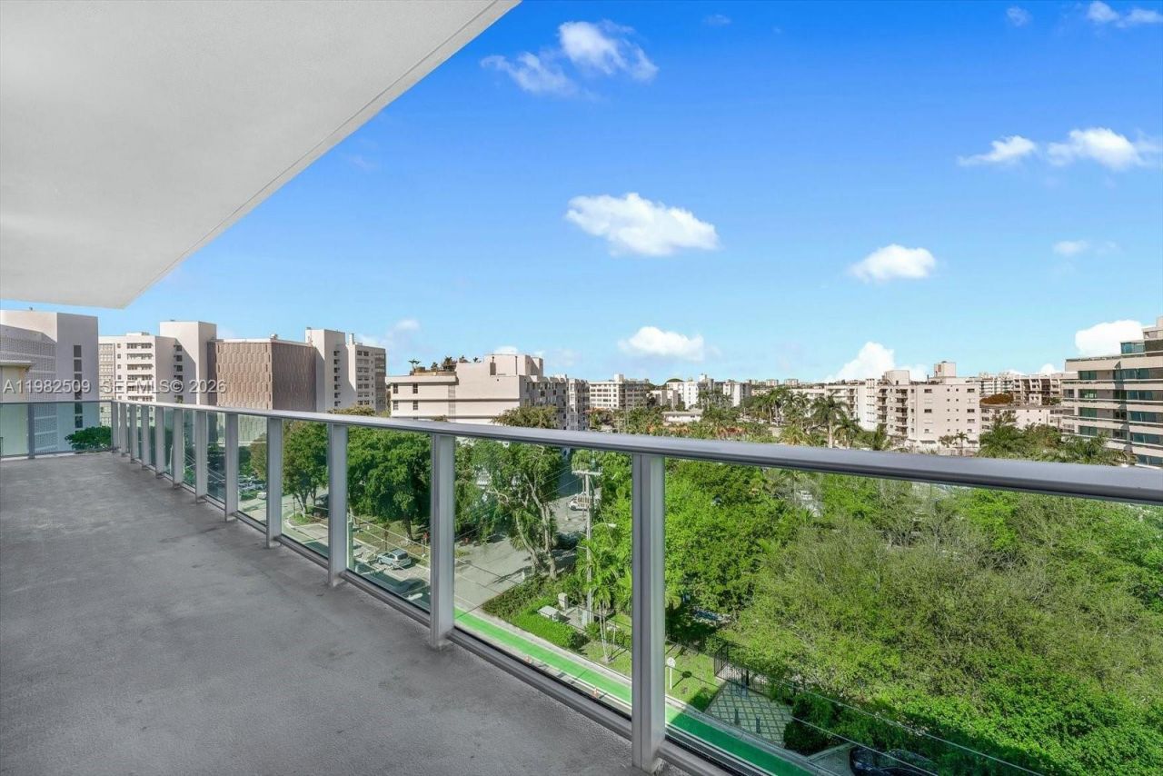 9201 E Bay Harbor Dr, Unit 702, Bay Harbor Islands, FL 33154 Photo