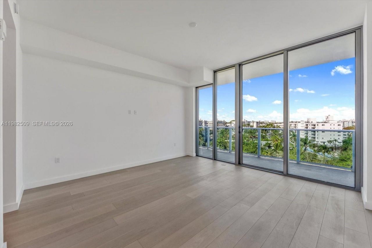 9201 E Bay Harbor Dr, Unit 702, Bay Harbor Islands, FL 33154 Photo