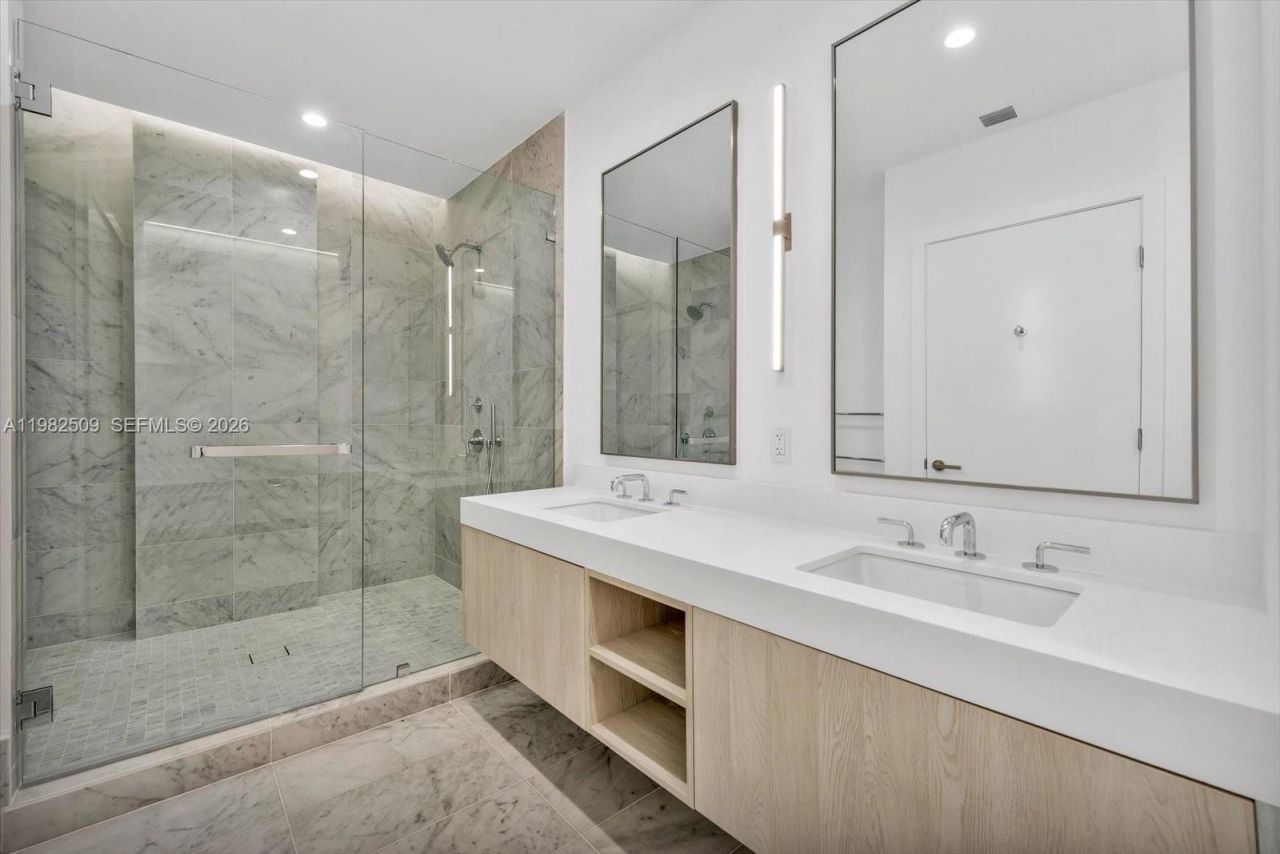 9201 E Bay Harbor Dr, Unit 702, Bay Harbor Islands, FL 33154 Photo