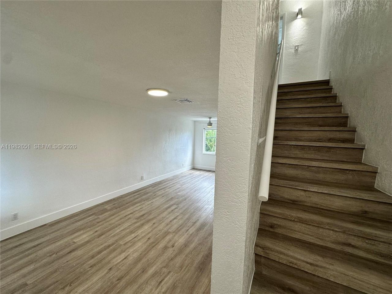 913 NE 17th St, Unit 8, Fort Lauderdale, FL 33305 Photo