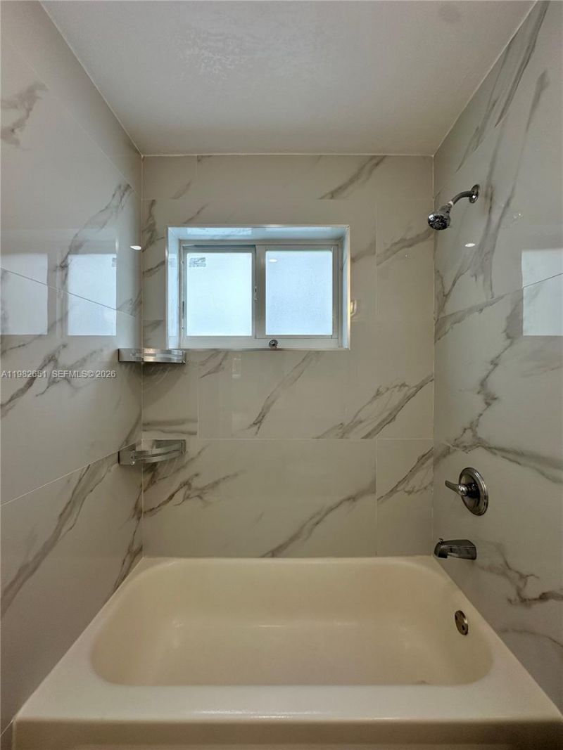 913 NE 17th St, Unit 8, Fort Lauderdale, FL 33305 Photo