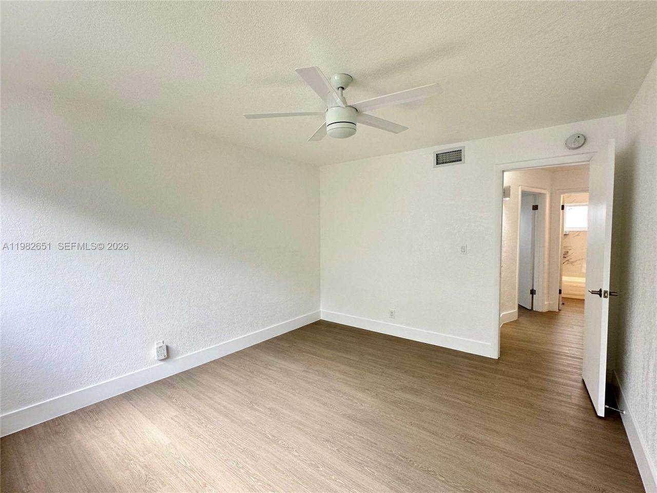 913 NE 17th St, Unit 8, Fort Lauderdale, FL 33305 Photo