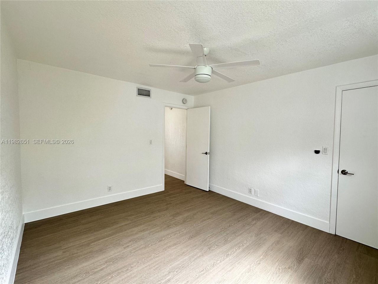 913 NE 17th St, Unit 8, Fort Lauderdale, FL 33305 Photo