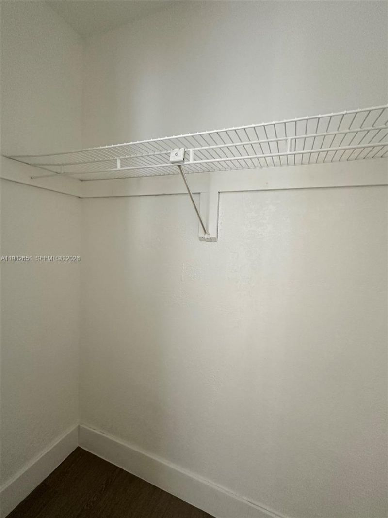 913 NE 17th St, Unit 8, Fort Lauderdale, FL 33305 Photo