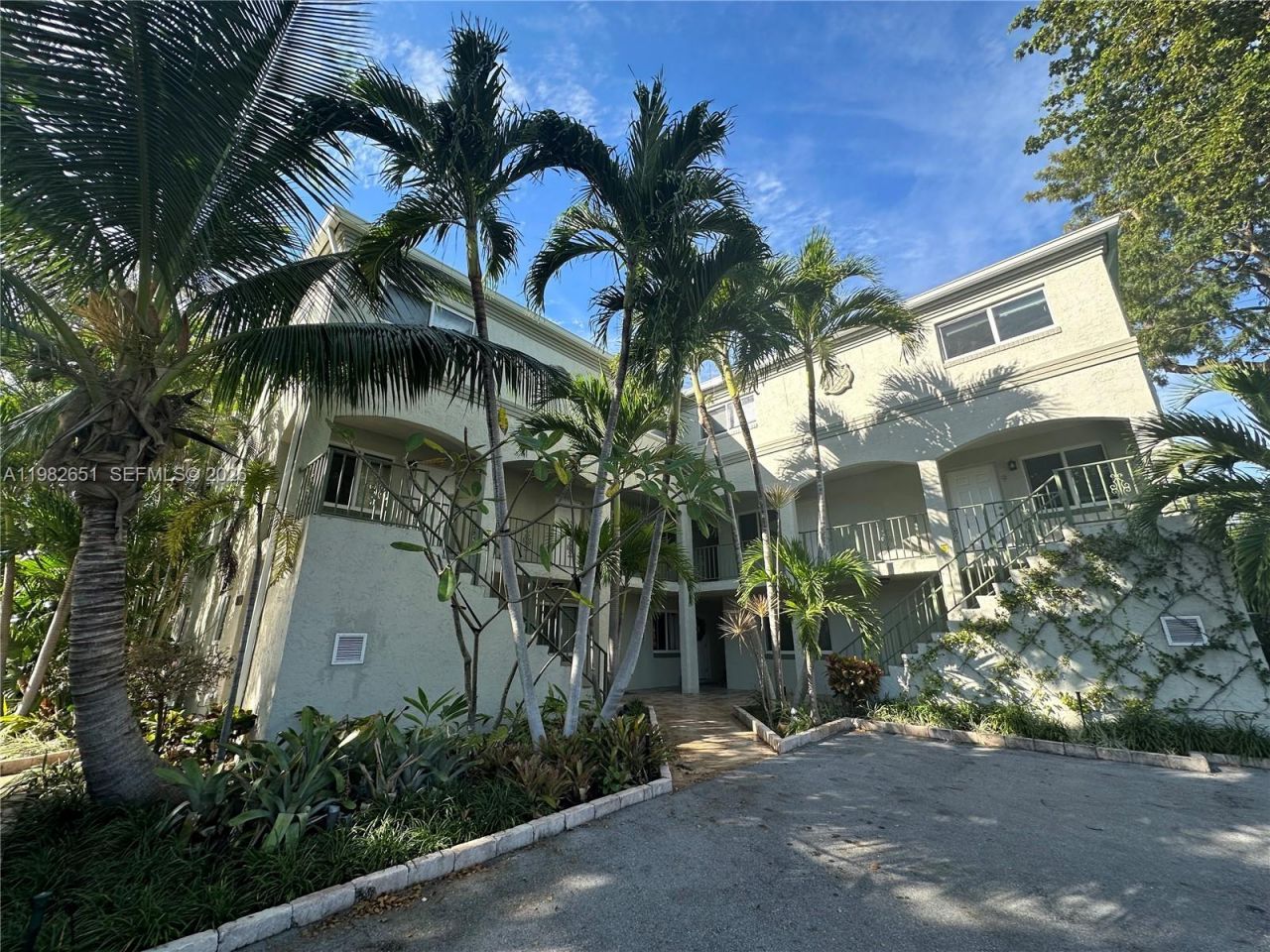 913 NE 17th St, Unit 8, Fort Lauderdale, FL 33305 Photo