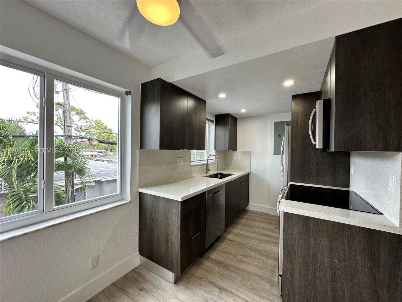 913 NE 17th St, Unit 8, Fort Lauderdale, FL 33305 Photo