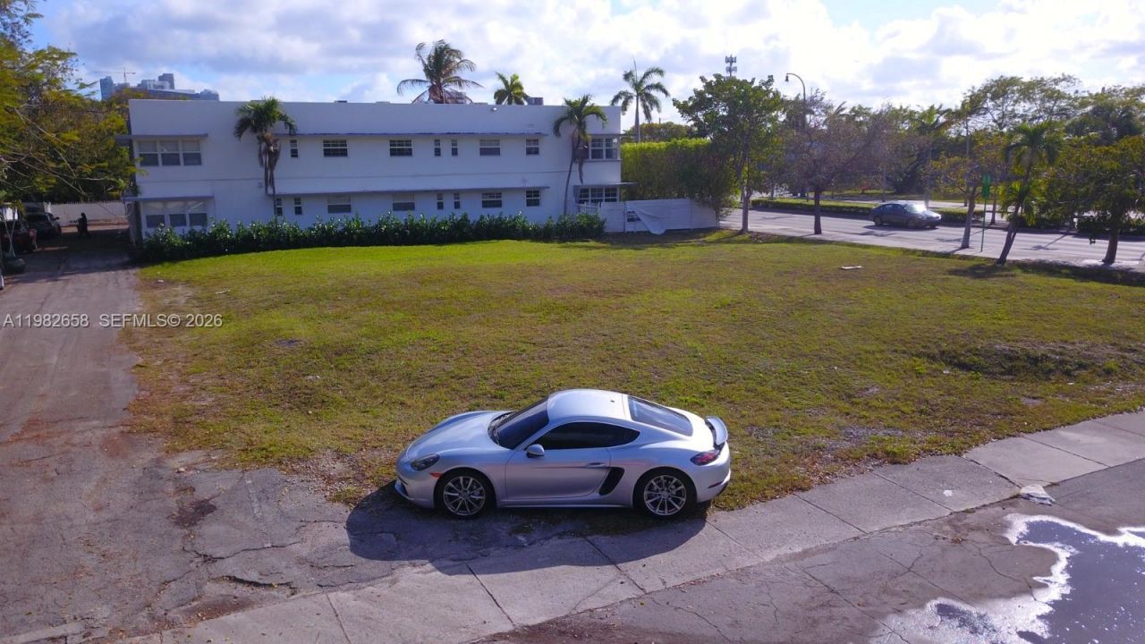 5215 Biscayne Blvd , Miami, FL 33137 Photo