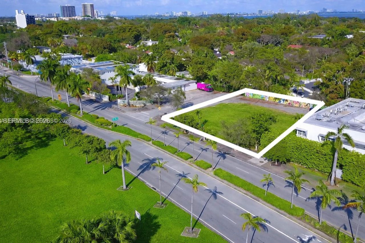 5215 Biscayne Blvd, Miami, FL 33137 Photo