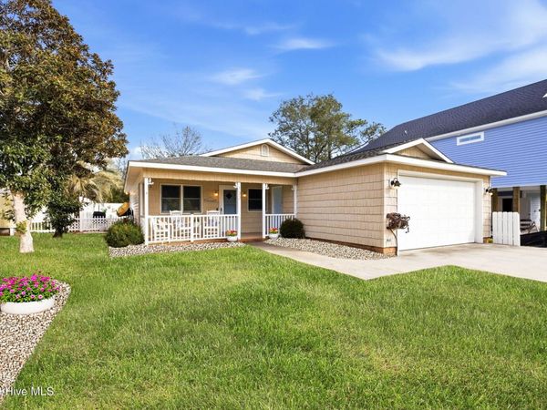 132 NE 32nd Street, Oak Island, NC 28465