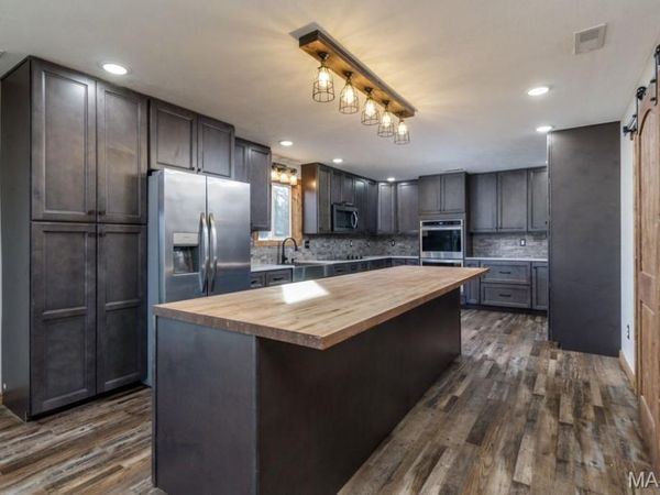 27327 HARRILL Lane, Lebanon, MO 65536