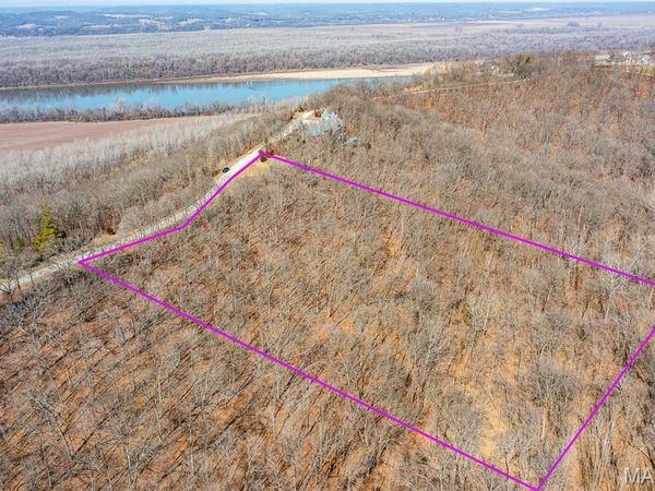 1138 Wings Road , St Albans, MO 63073