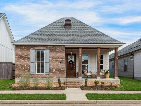 209 Manor House Lane , Lafayette, LA 70507