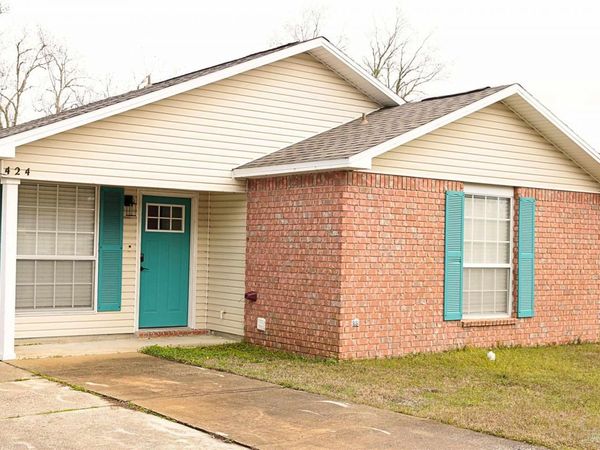 424 Shadow Way Ln, Pensacola, FL 32506