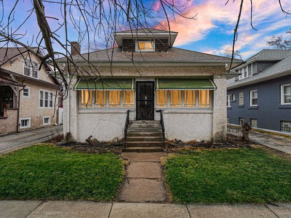 11239 S Longwood Drive , Chicago, IL 60643