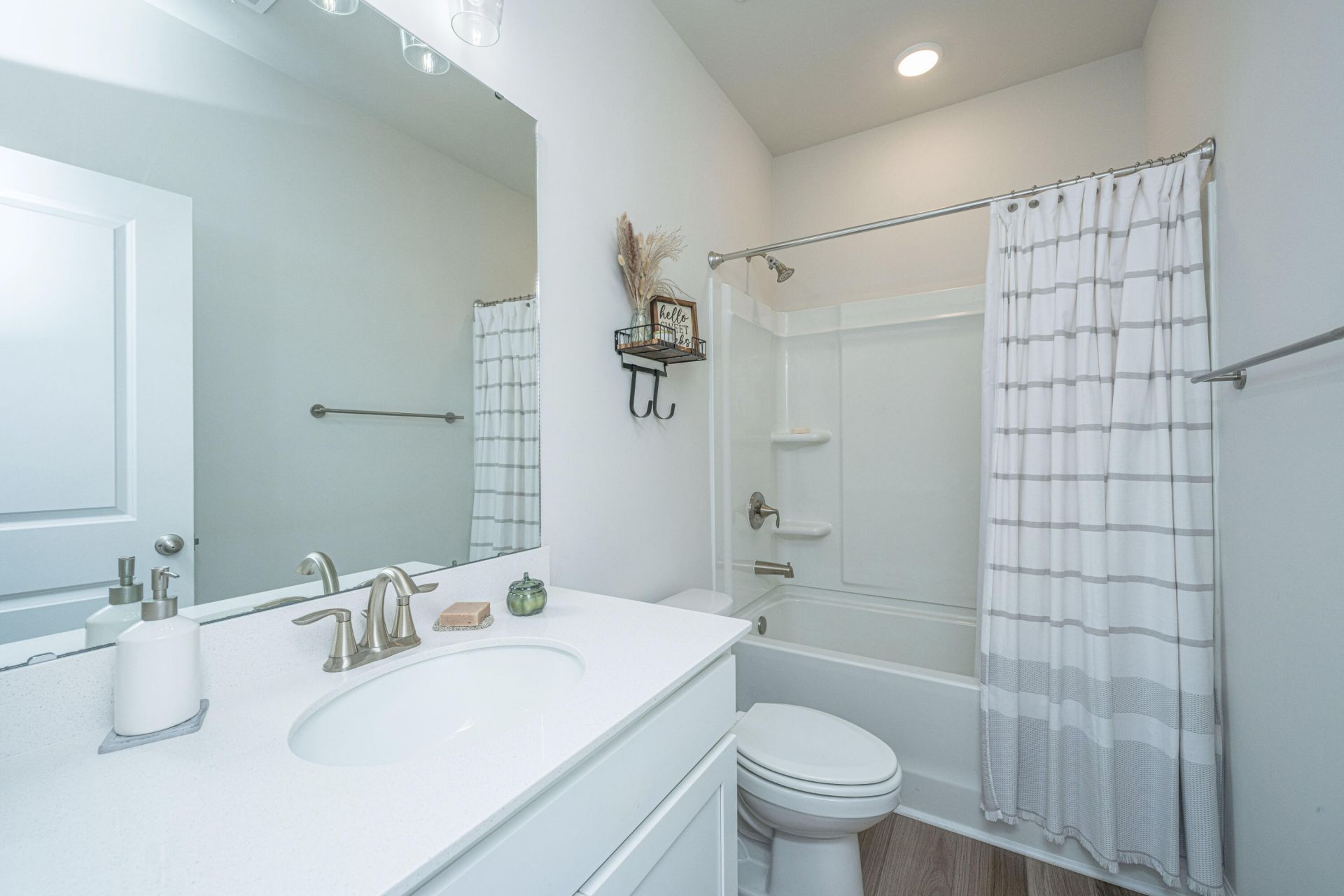 3207 Safe Harbor Way Photo 16
