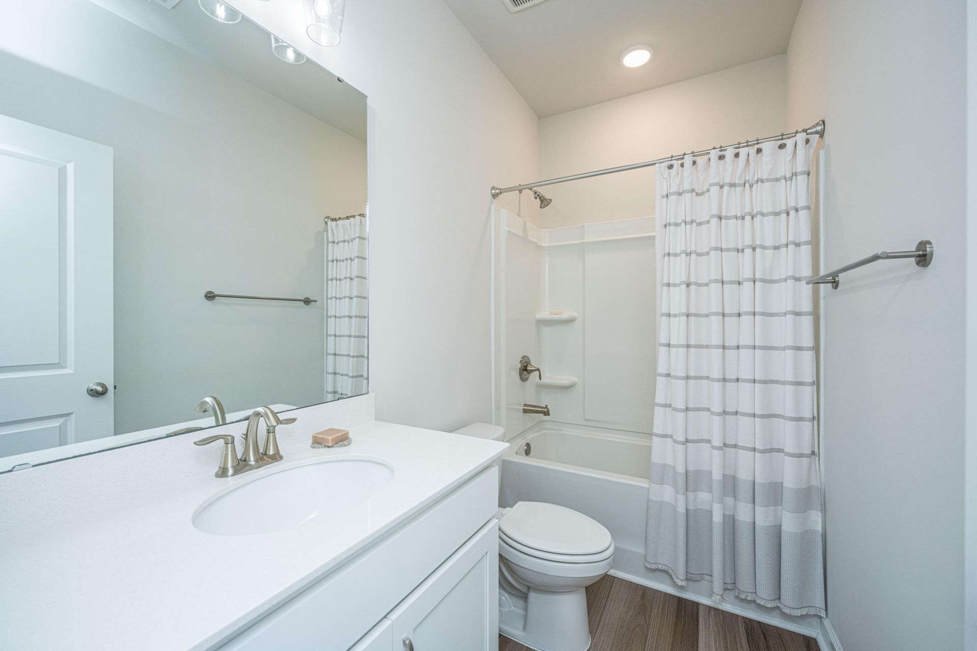 3207 Safe Harbor Way Photo 18