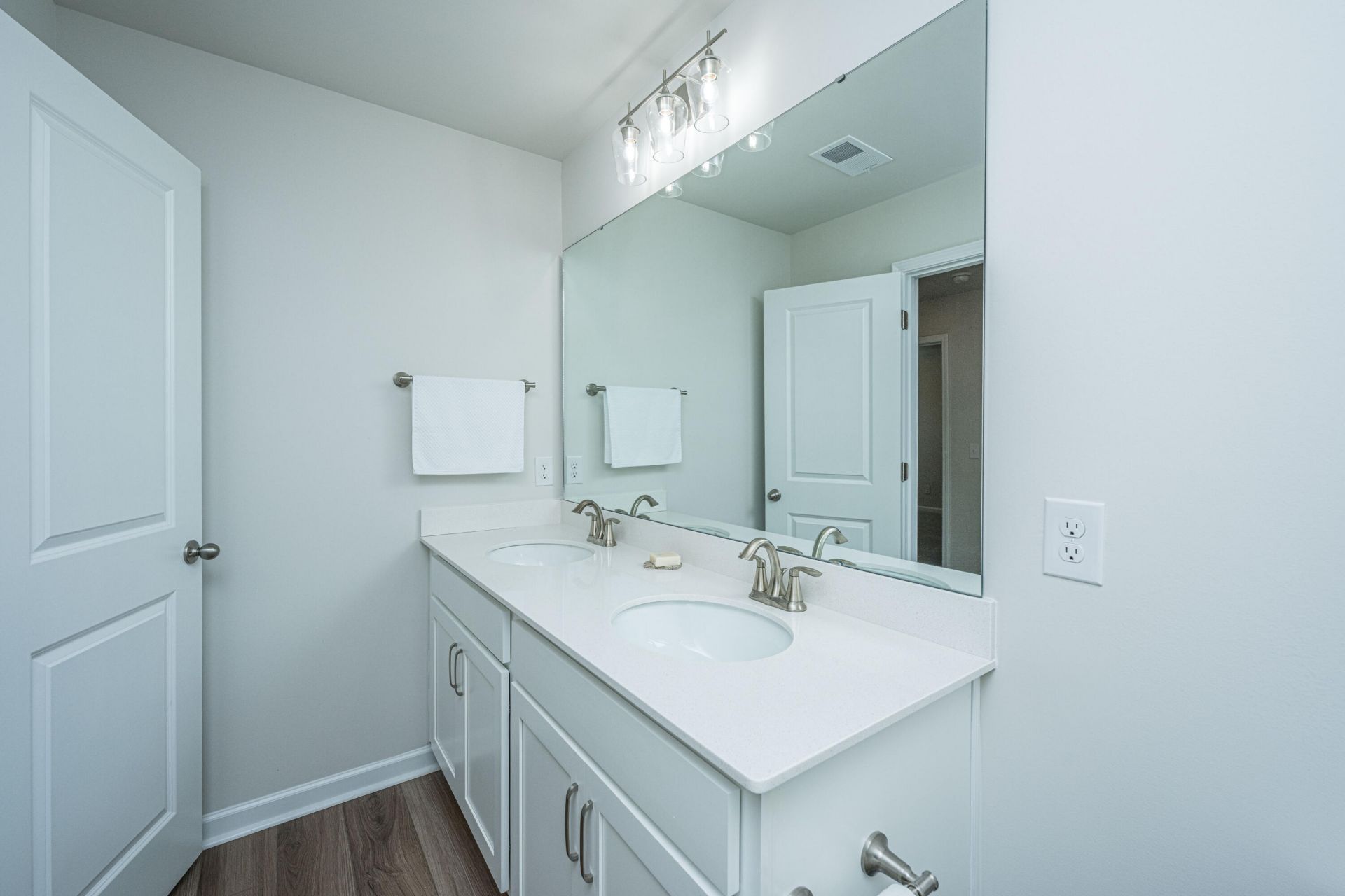 3207 Safe Harbor Way Photo 34