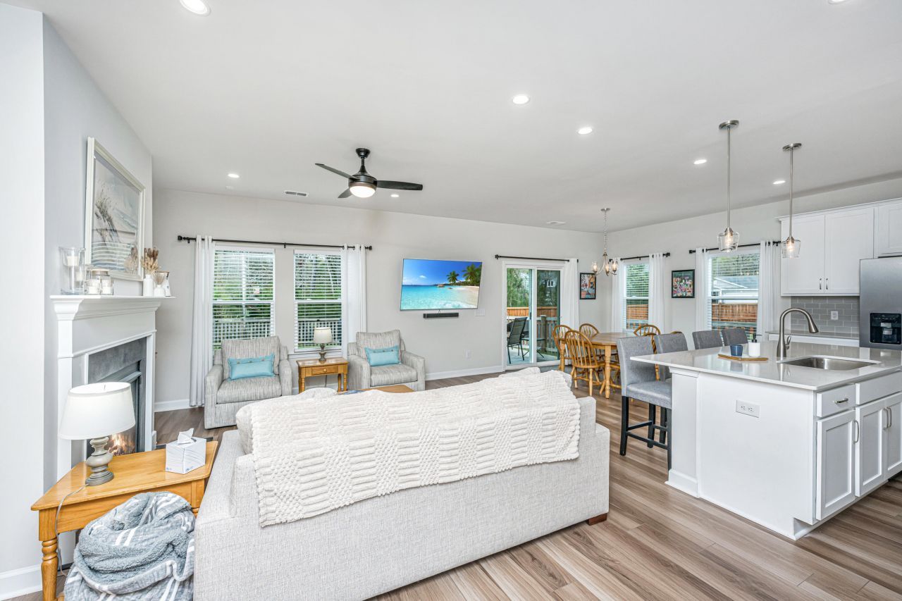 3207 Safe Harbor Way Photo 7