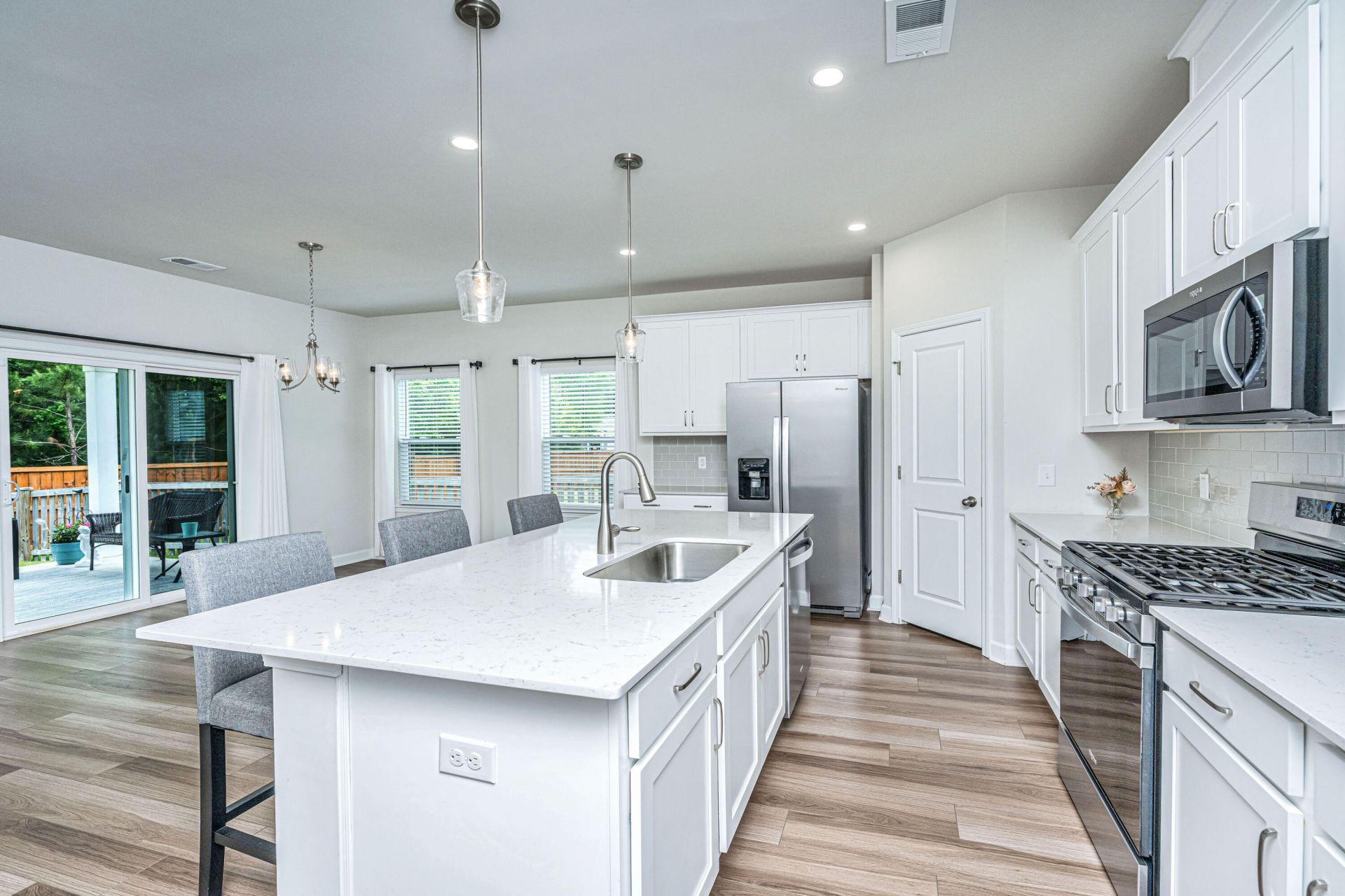 3207 Safe Harbor Way Photo 7
