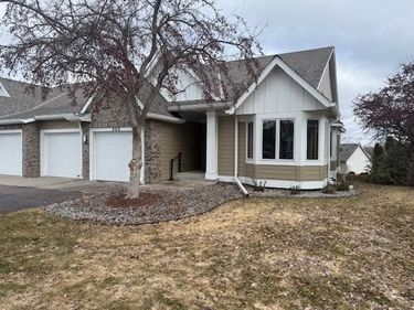 303 Sunflower Court, Vadnais Heights, MN 55127