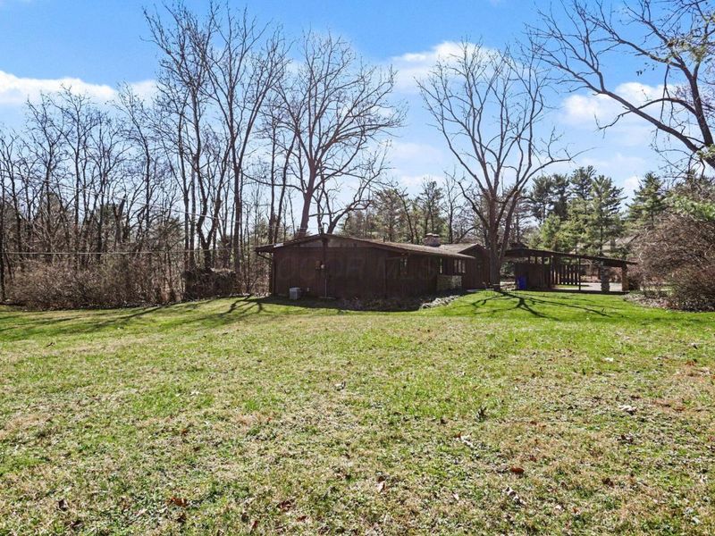 820 Old Woods Road, Columbus, OH 43235 Photo 3