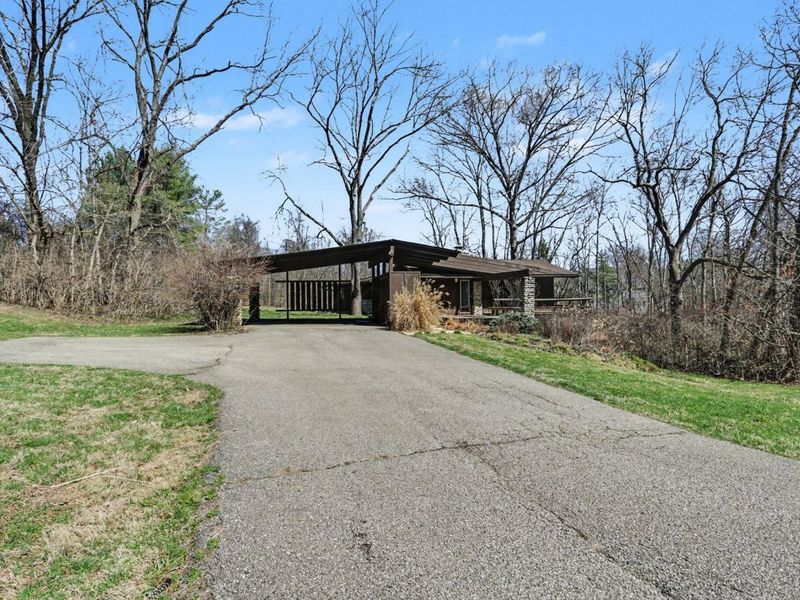 820 Old Woods Road, Columbus, OH 43235 Photo 4