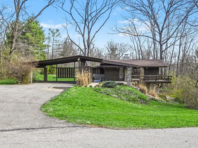 820 Old Woods Road, Columbus, OH 43235 Photo 3