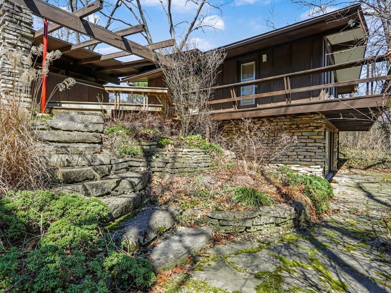 820 Old Woods Road, Columbus, OH 43235 Photo 5