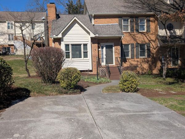 915 Miles Court, Knoxville, TN 37923