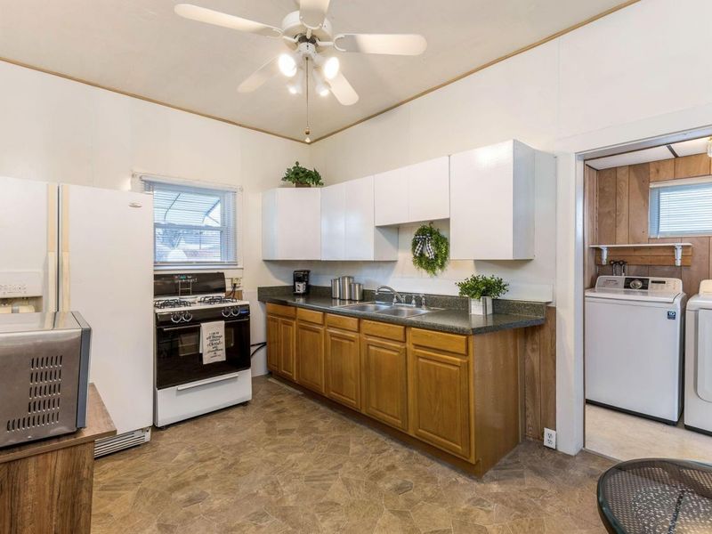 1476 Thomas Avenue, Columbus, OH 43223 Photo 6