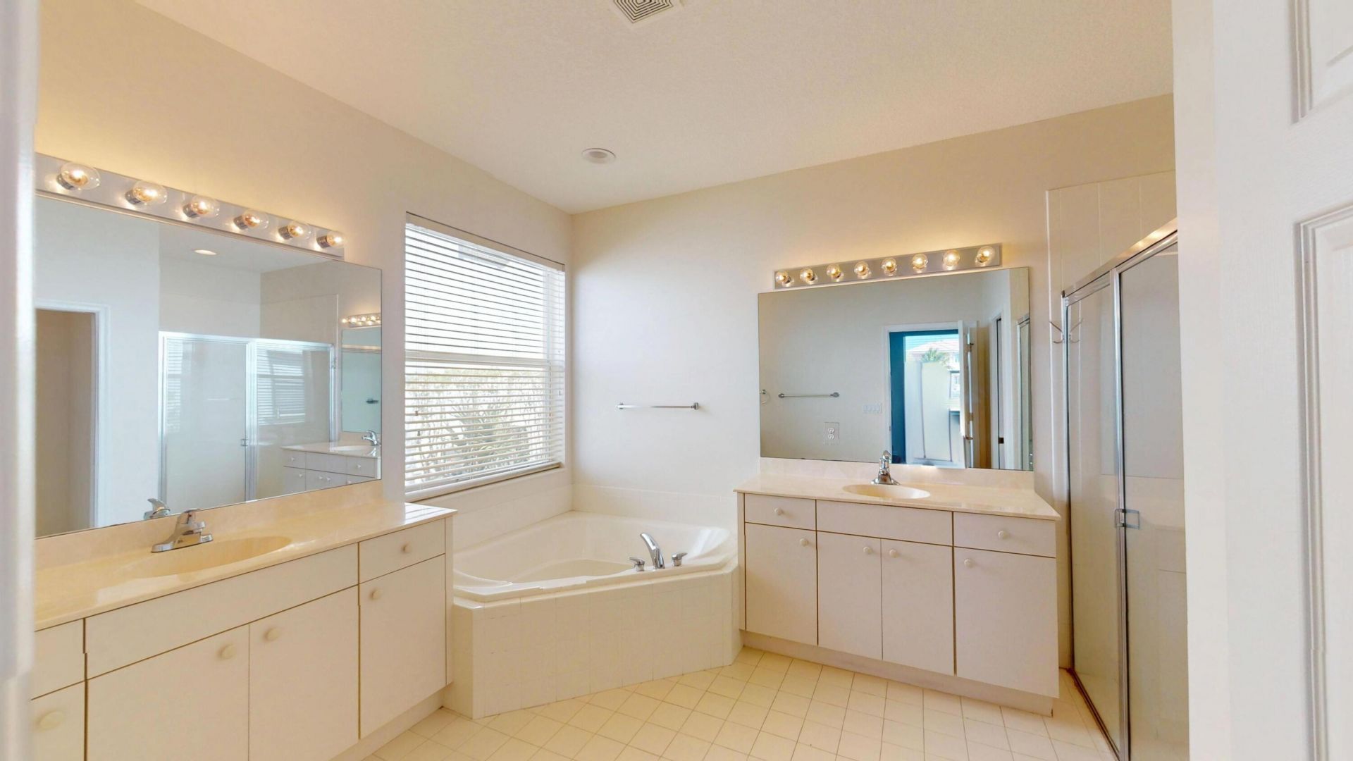 155 Bella Vista Way, Royal Palm Beach, FL 33411 Photo