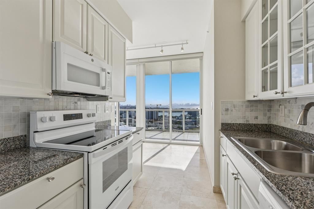 7330 Ocean Terrace, Unit Lph-c, Miami Beach, FL 33141 Photo