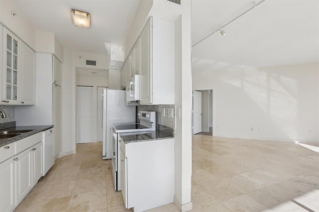 7330 Ocean Terrace, Unit Lph-c, Miami Beach, FL 33141 Photo