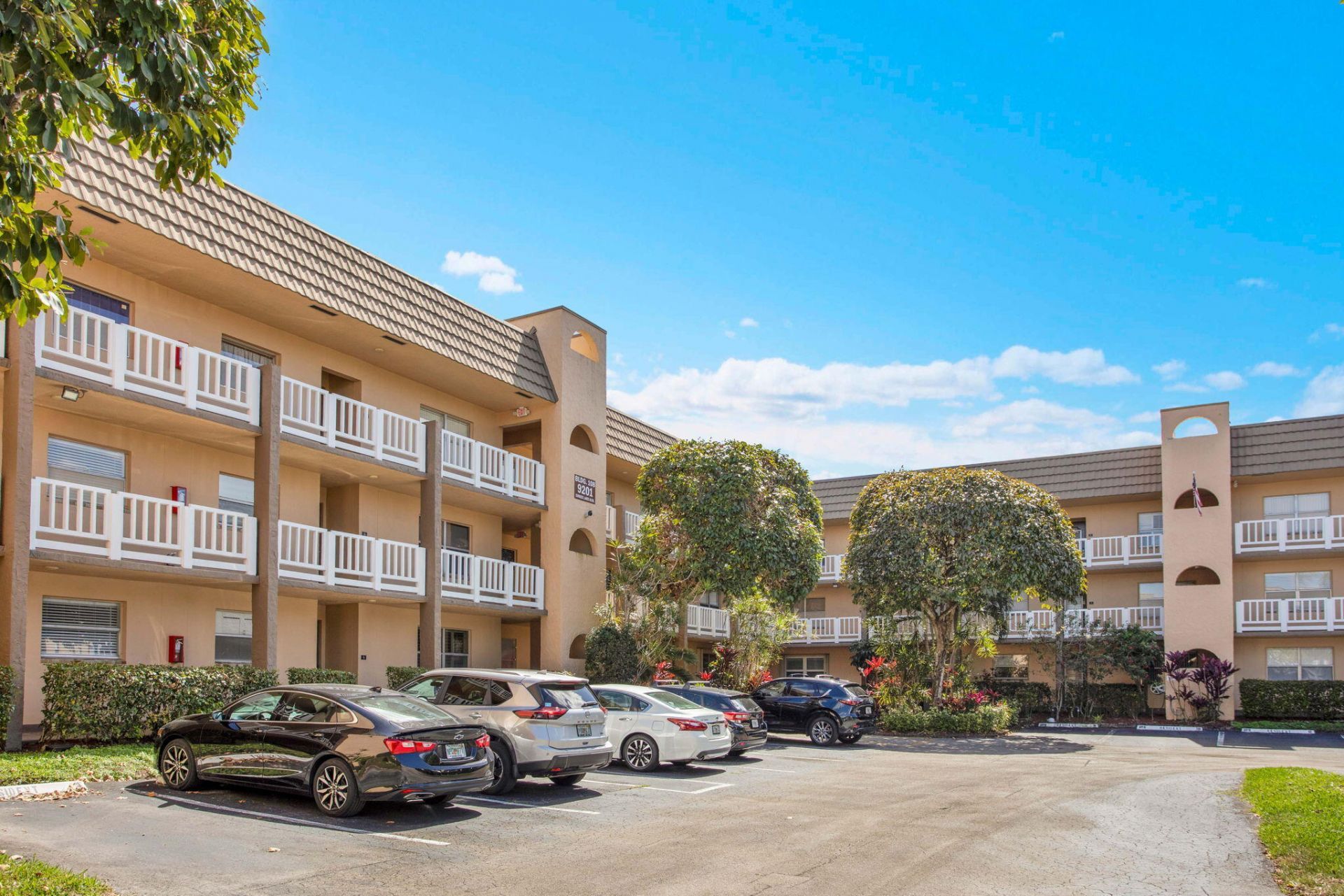 9201 Sunrise Lakes Boulevard, Unit 310, Sunrise, FL 33322 Photo