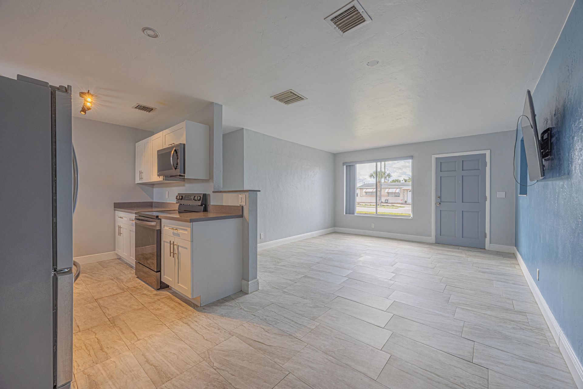 2007 Kenwood Road, West Palm Beach, FL 33409 Photo