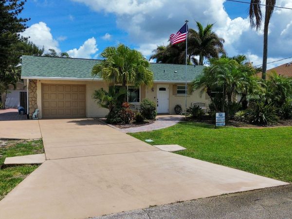 253 SW Chapman Avenue, Port St. Lucie, FL 34984