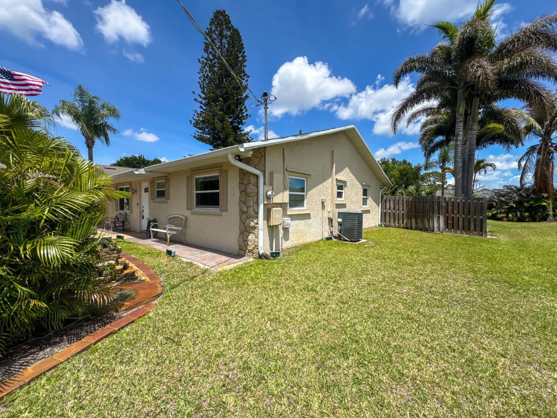 253 SW Chapman Avenue, Port Saint Lucie, FL 34984 Photo
