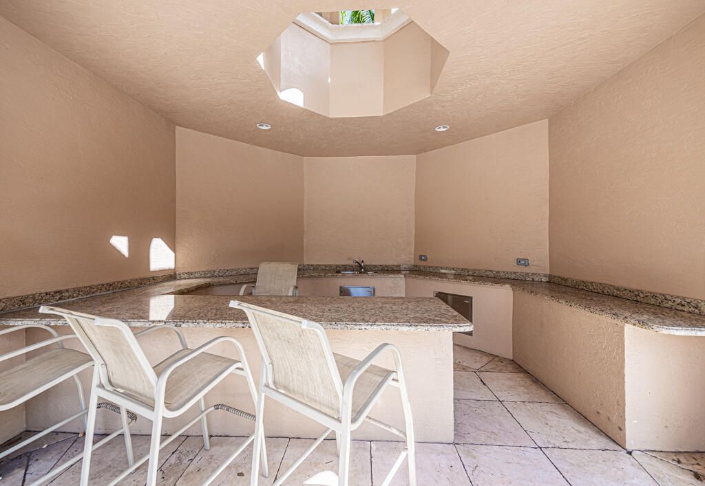 10513 Versailles Boulevard, Wellington, FL 33449 Photo